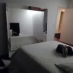 Apartment Luxury 3 Bedroom Penthouse With Private Garage *