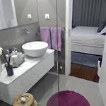 Luxury 3 Bedroom Penthouse With Private Garage Apartment *