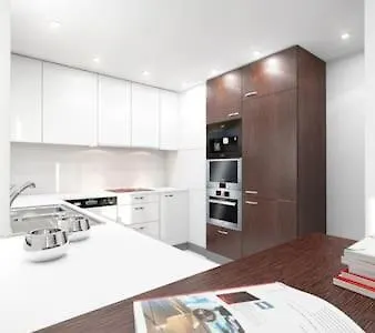 Luxury 3 Bedroom Penthouse With Private Garage Appartamento