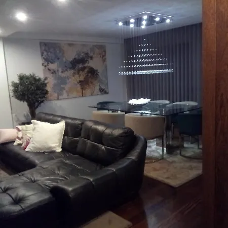 Luxury 3 Bedroom Penthouse With Private Garage Apartment