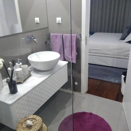 Luxury 3 Bedroom Penthouse With Private Garage Appartamento *