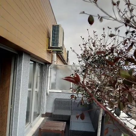 Luxury 3 Bedroom Penthouse With Private Garage בראגה