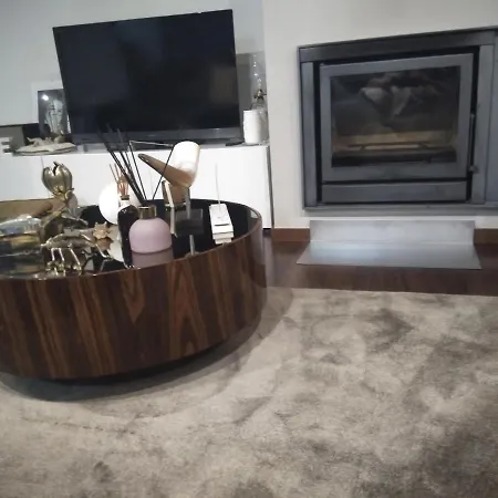 Appartamento Luxury 3 Bedroom Penthouse With Private Garage *