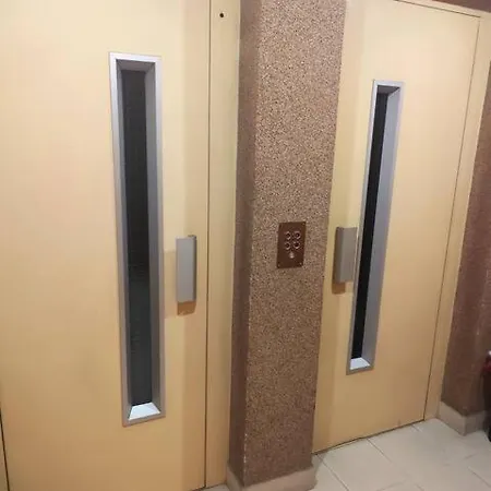 Luxury 3 Bedroom Penthouse With Private Garage 브라가