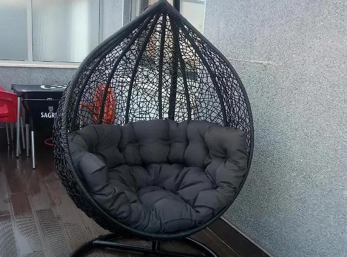 Luxury 3 Bedroom Penthouse With Private Garage Apartment